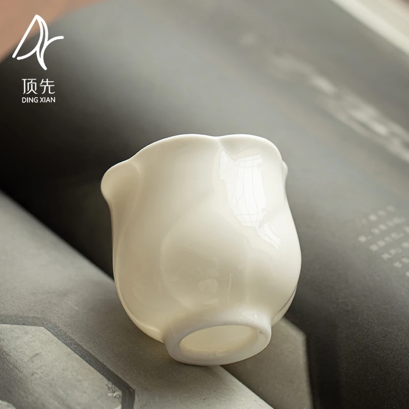 顶先 羊脂玉瓷花瓣主人杯品茗主人杯功夫茶具个人杯喝茶单杯A8315