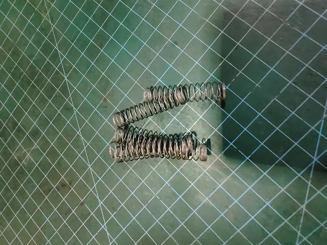 小号乐器活塞弹簧