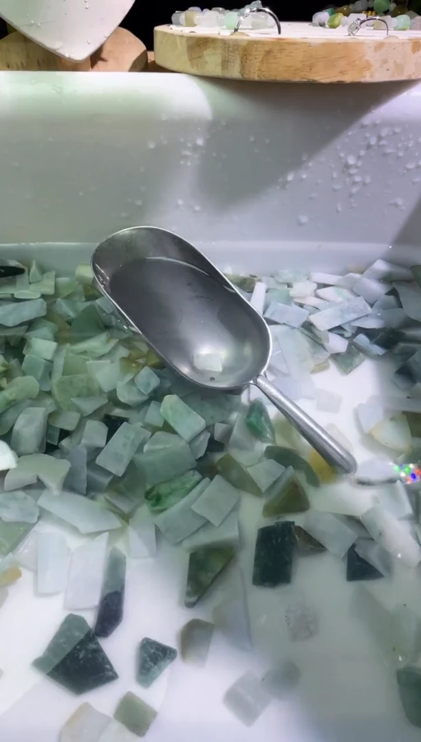 【闪购商品】翡翠颈饰未镶嵌缅甸天然翡翠52