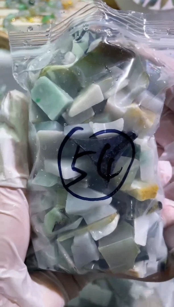 【闪购商品】翡翠颈饰未镶嵌缅甸天然翡翠54