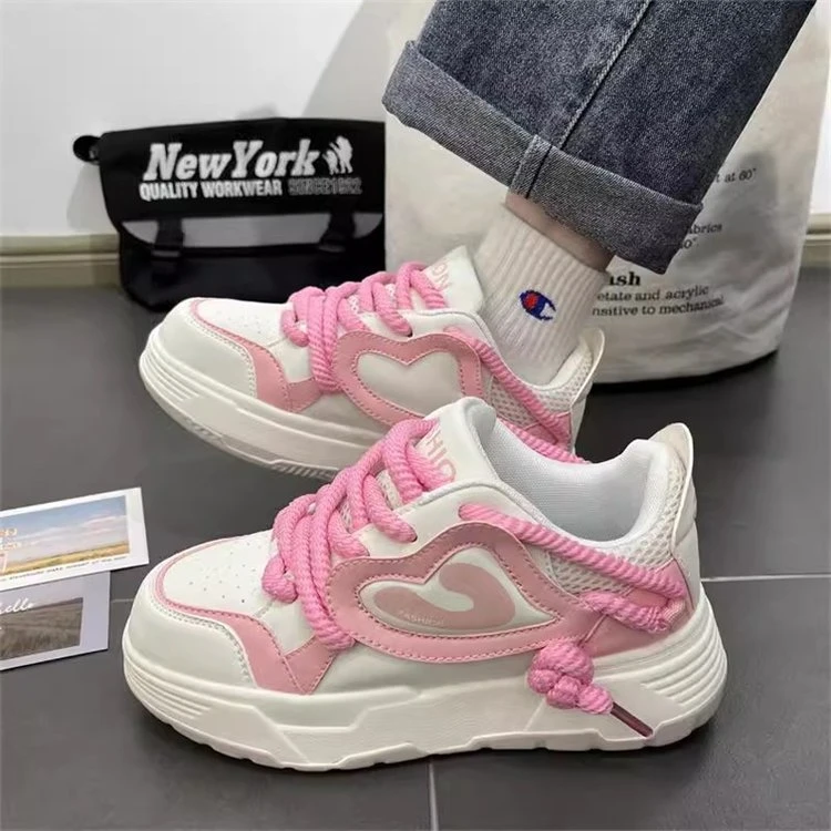 原创多巴胺爱心面包鞋女秋季小众设计厚底运动鞋学生百搭休闲板鞋