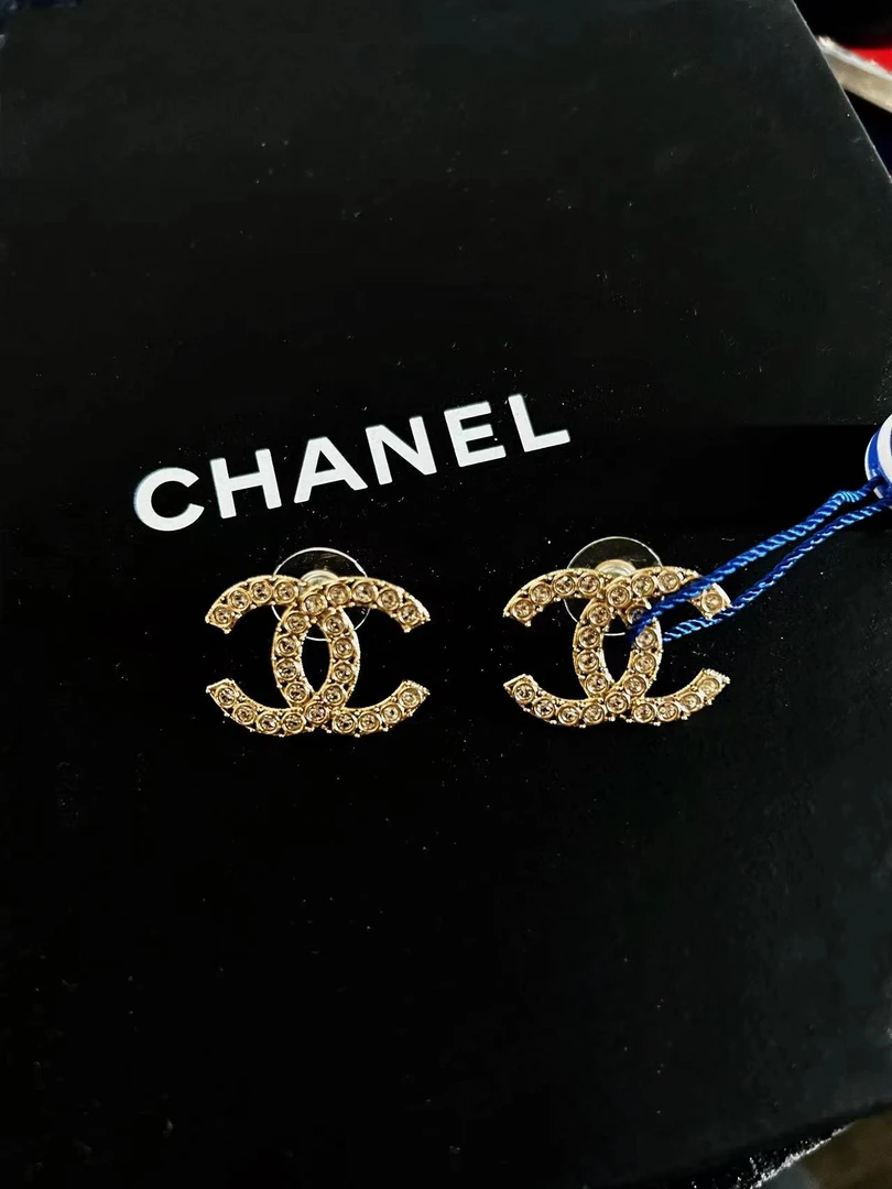 99新 Chanel/香奈儿 满钻金色耳钉/99新/xm20684