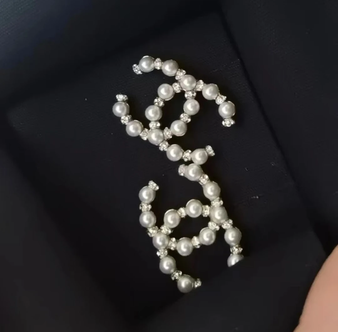 99新 Chanel/香奈儿 珍珠水钻双c耳钉/xm21539
