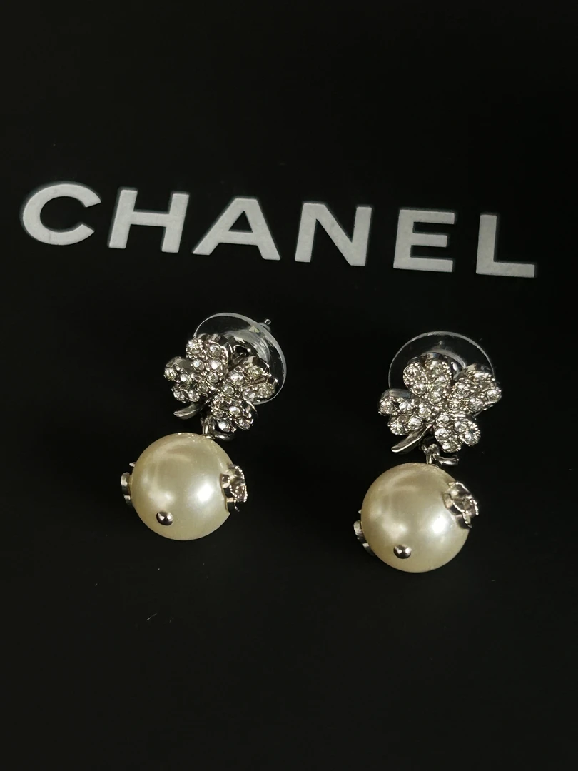99新 Chanel/香奈儿 四叶草珍珠耳坠/xm20850