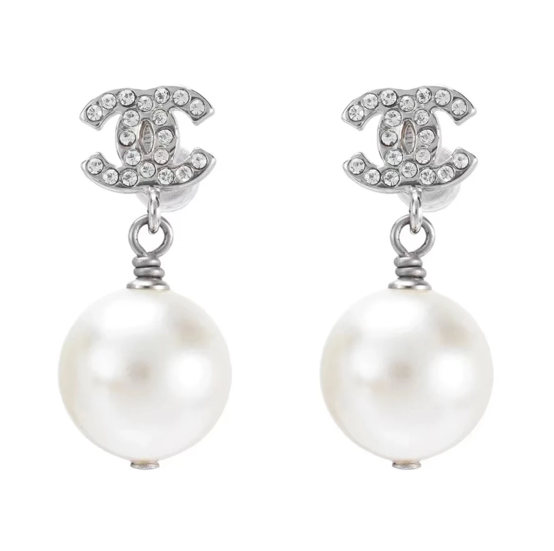 99新 Chanel/香奈儿 珍珠吊坠双c耳钉/