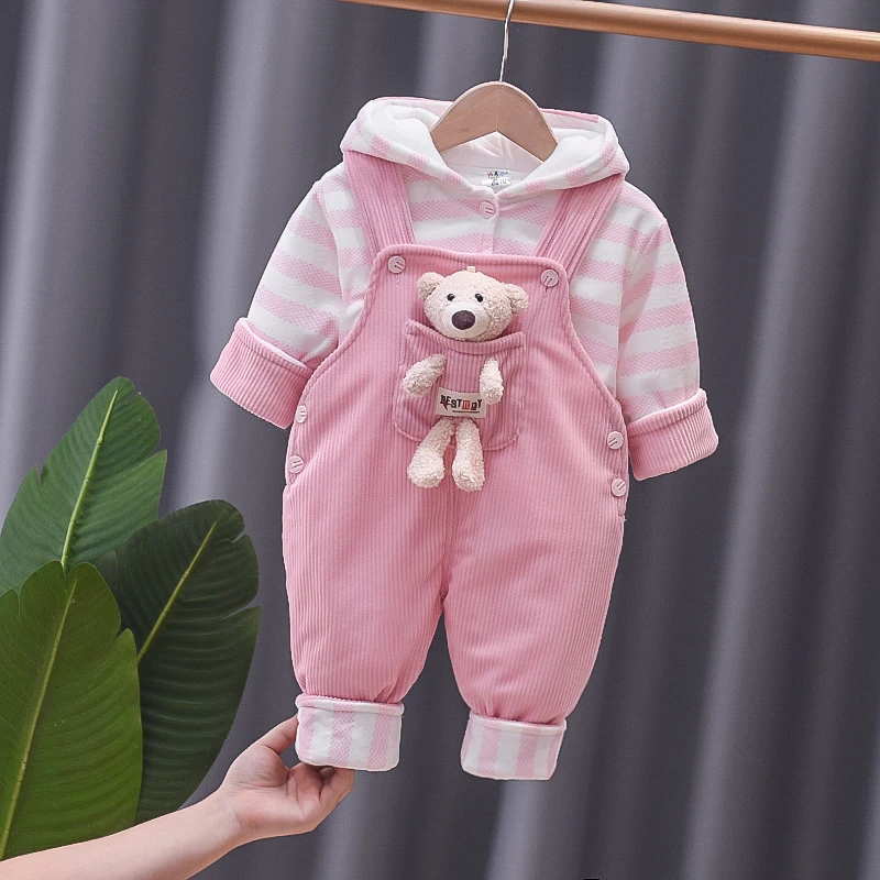 婴幼儿小熊灯芯绒背带裤套装夹棉0-1-2周岁宝宝童装卡通洋气衣服