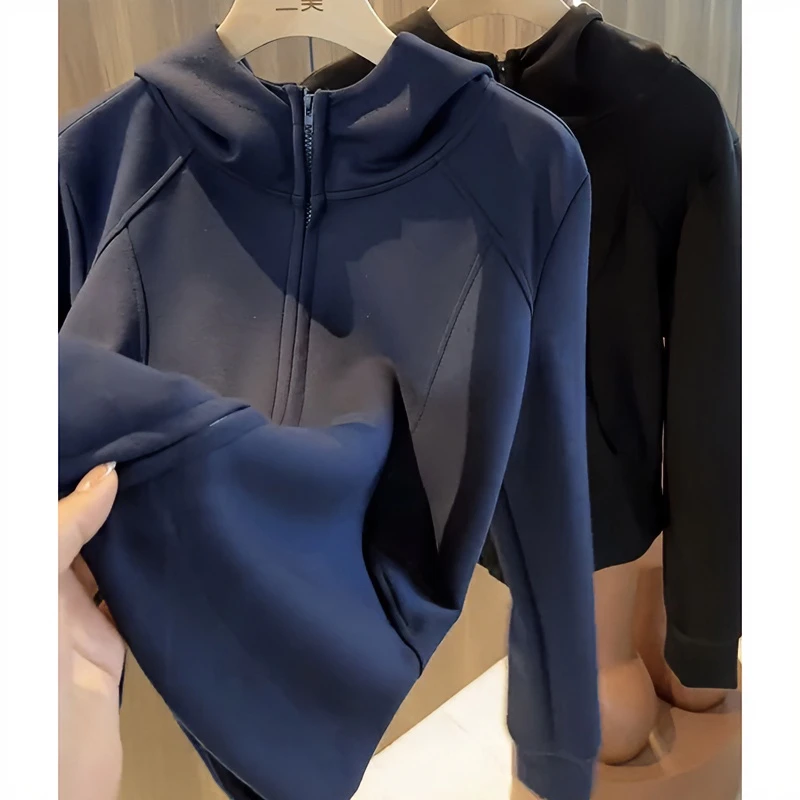 梨形显瘦大码女装短款小外套夹克开衫2026年秋季新款卫衣洋气减龄