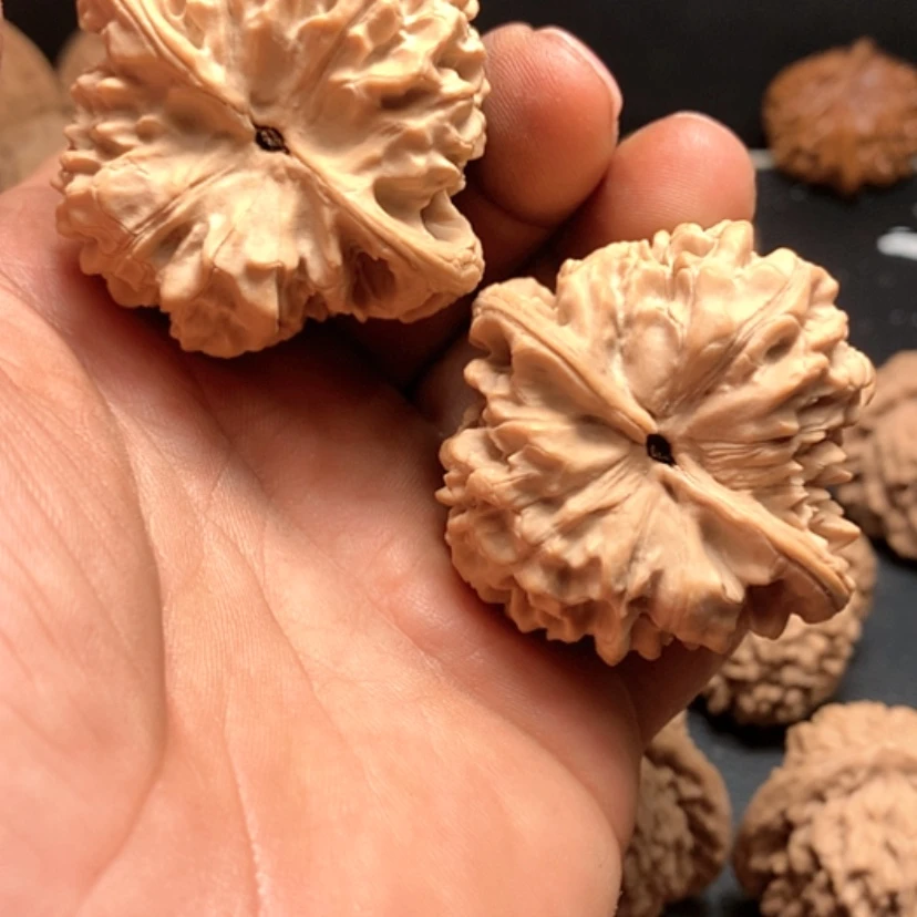【闪购商品】文玩核桃吊坠官帽
