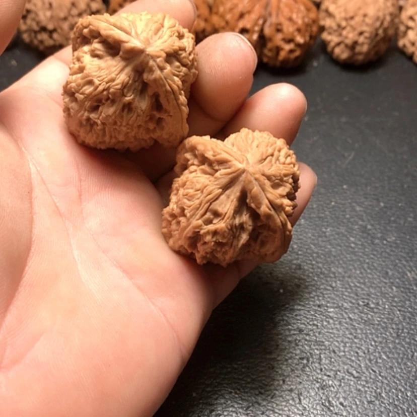 【闪购商品】文玩核桃吊坠等*久南疆