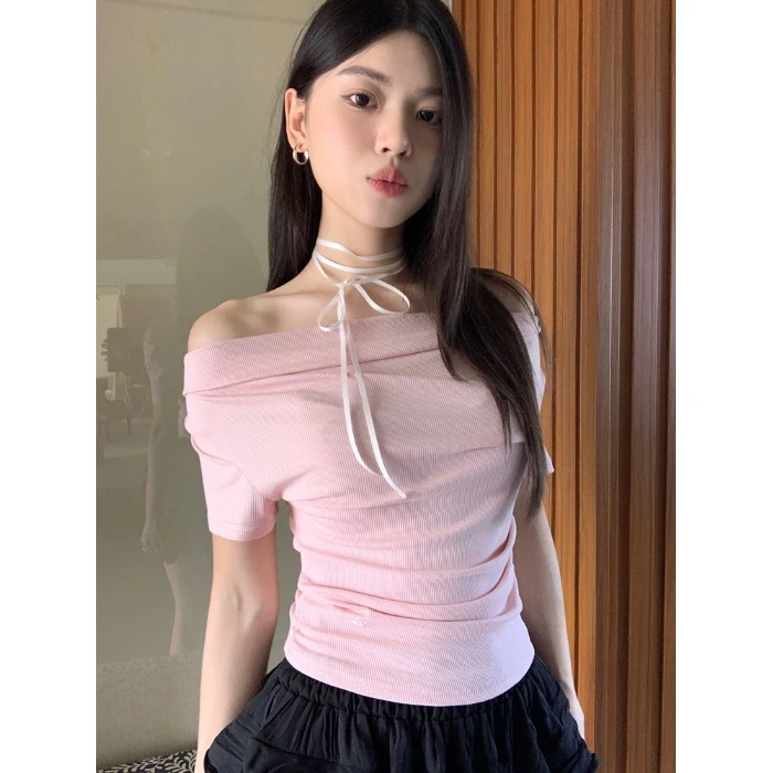 甜美粉色一字肩短袖T恤女夏季辣妹设计感打底衫紧身短款小众上衣