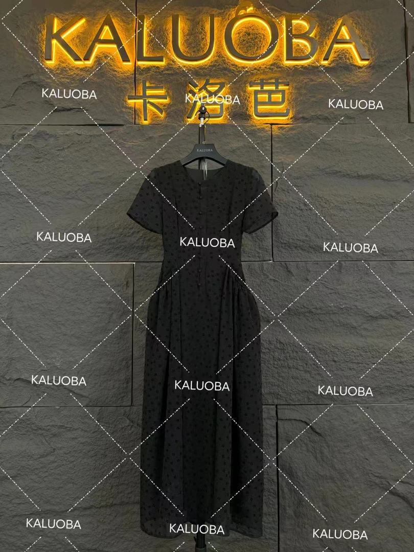 【原创大码设计师款】2024时尚碎花排扣显瘦大码女连衣裙5482