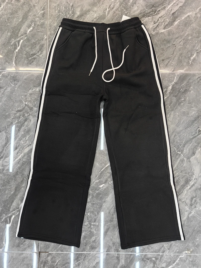 一凡家-秋冬款 火 5252 加绒阔腿裤卫裤 （4-6）