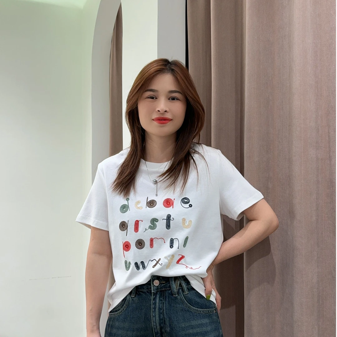 萱萱【七彩音符】正肩宽松显瘦刺绣音符短袖上衣556537 081701