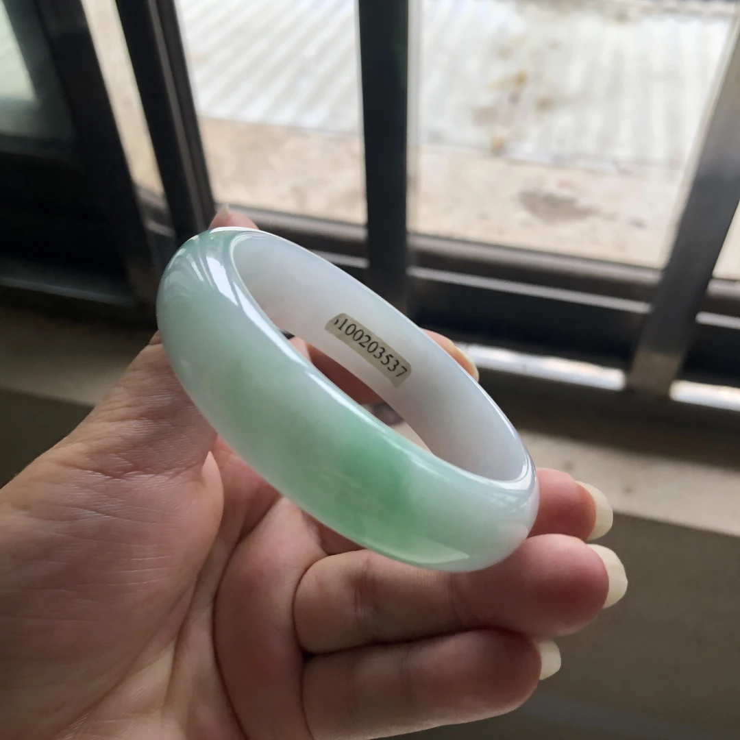 天然缅甸翡翠手镯白底青手镯