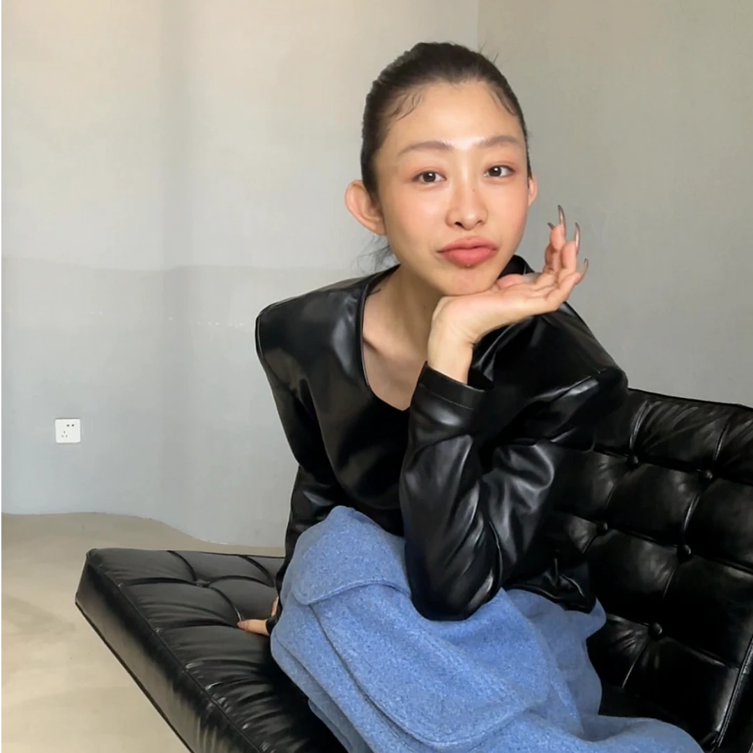 19537#（定制款NO退NO换）弹力PU显瘦百搭磨毛打底衫