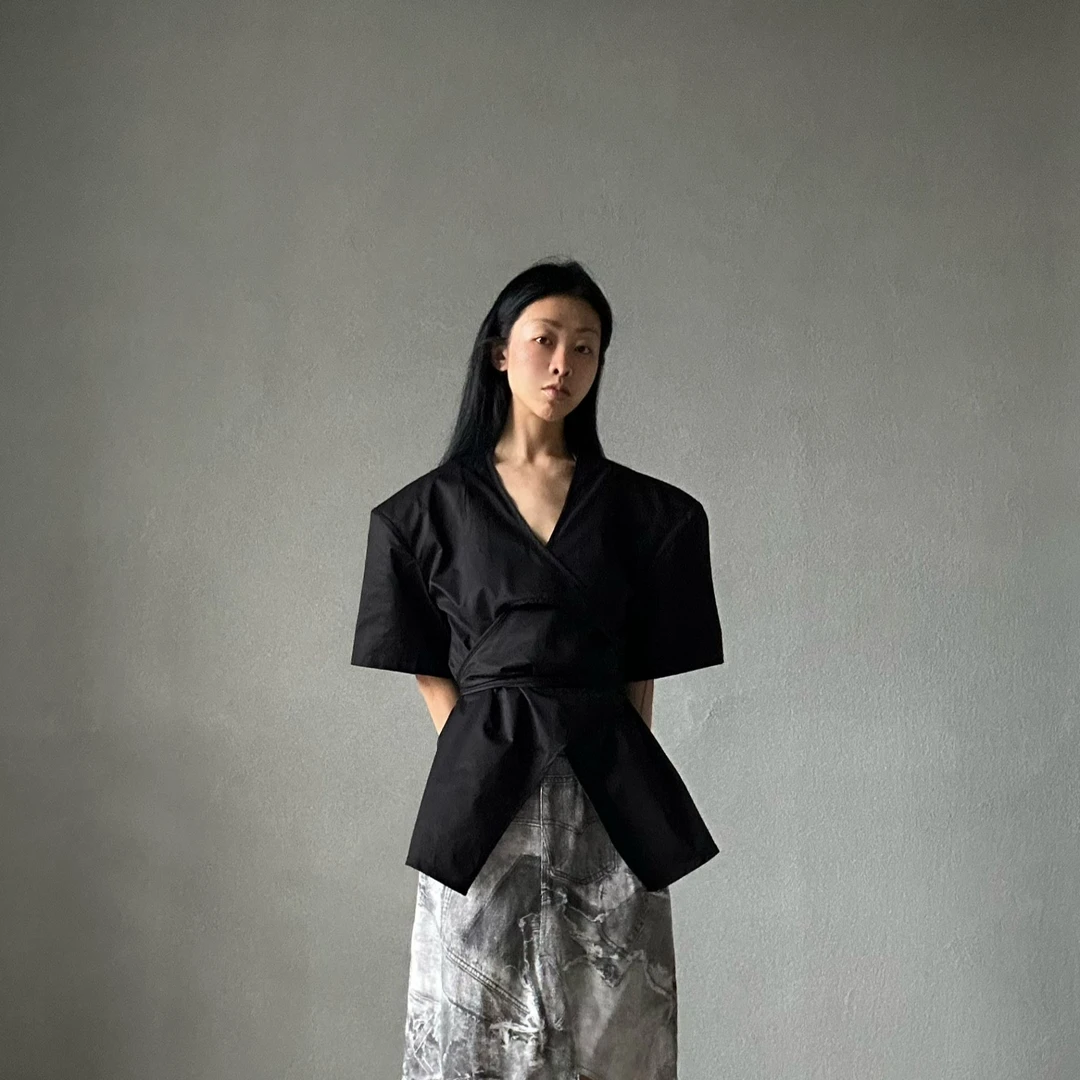 18736#（福利款NO退换）欧美风巨显瘦收腰纸片人衬衫