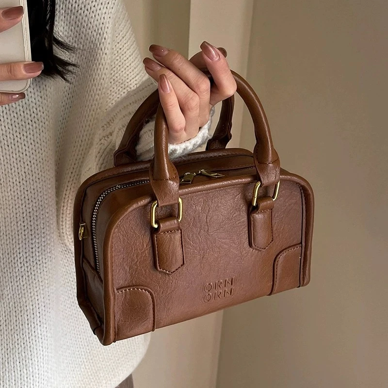 MKBM轻奢复古时尚手提小包包女2024秋冬通勤百搭棒球包小众斜挎包