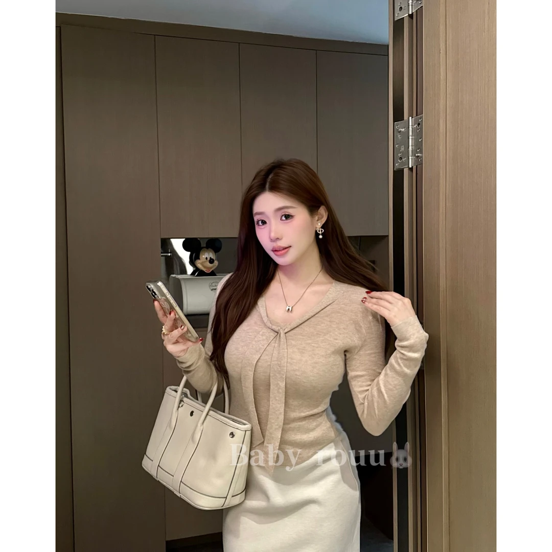 baby rouu【月光手书】温与柔法式V领领带设计感长袖辣妹上衣