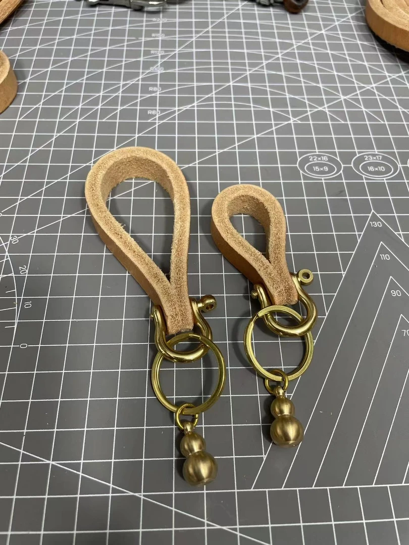 亲狗钥匙扣 可变色钥匙扣 挂件