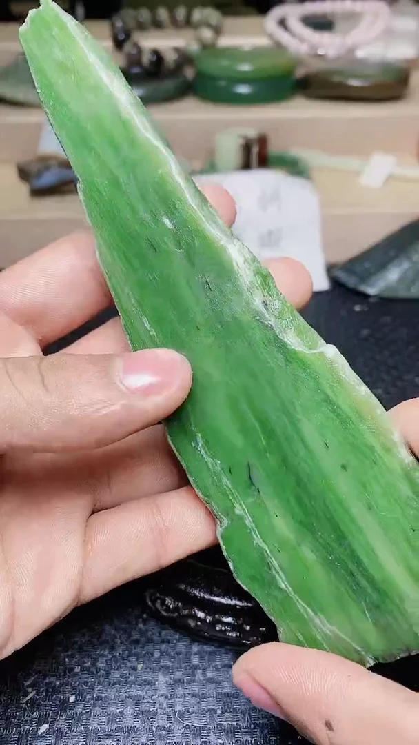 【闪购商品】和田玉452未镶嵌原始毛料有瑕疵