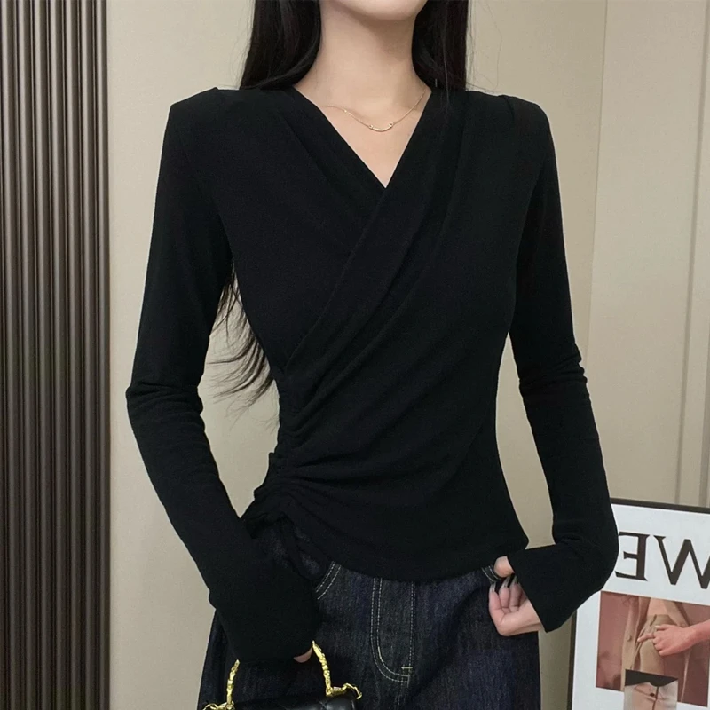 气质黑色v领长袖打底衫女秋冬季2024新款设计感收腰修身内搭上衣