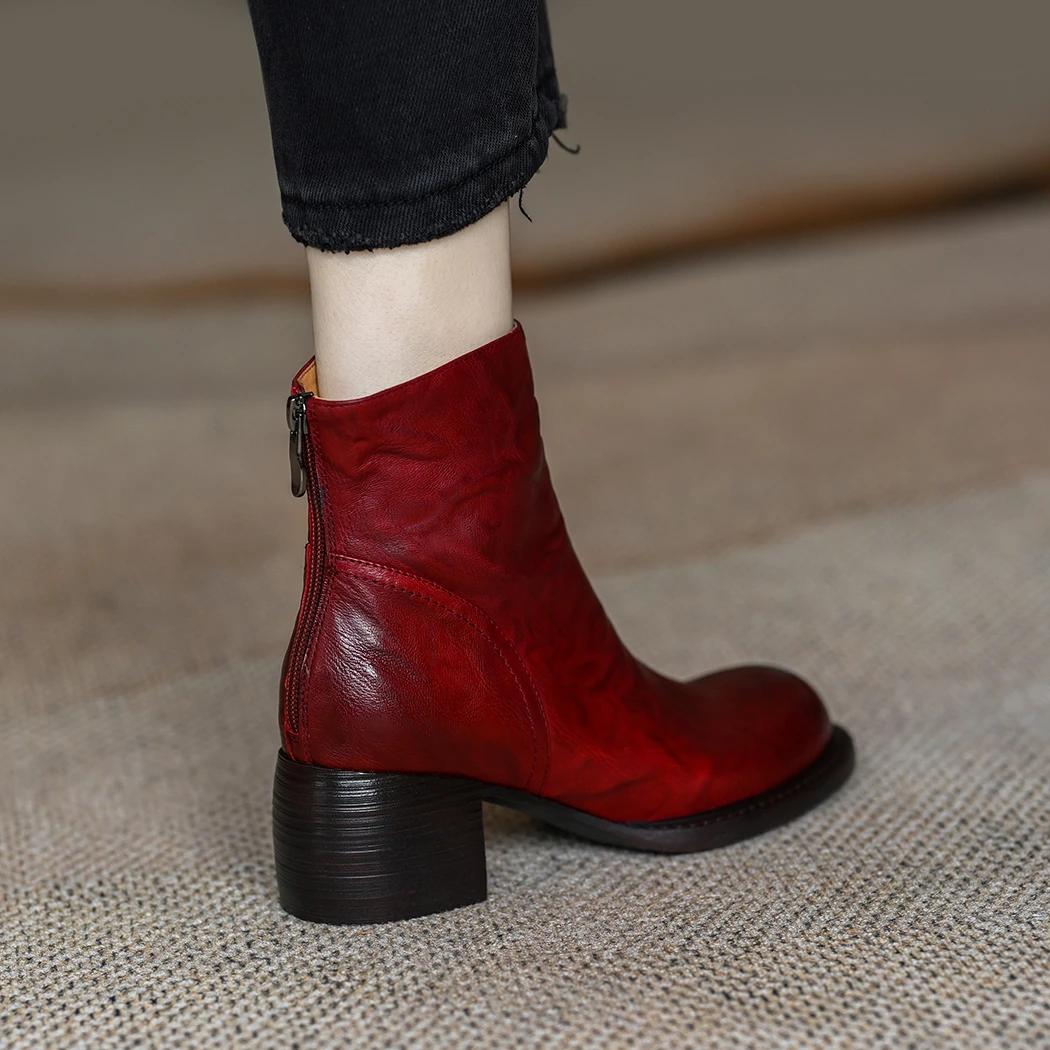 圆头马丁靴女2025春季气质高跟复古小众褶皱软羊皮粗跟短靴女士