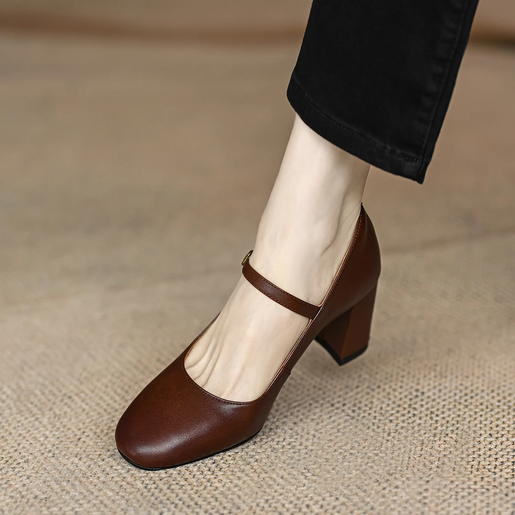 M先生 浅口高跟单鞋2025春秋圆头粗跟通勤一字扣带牛皮玛丽珍鞋