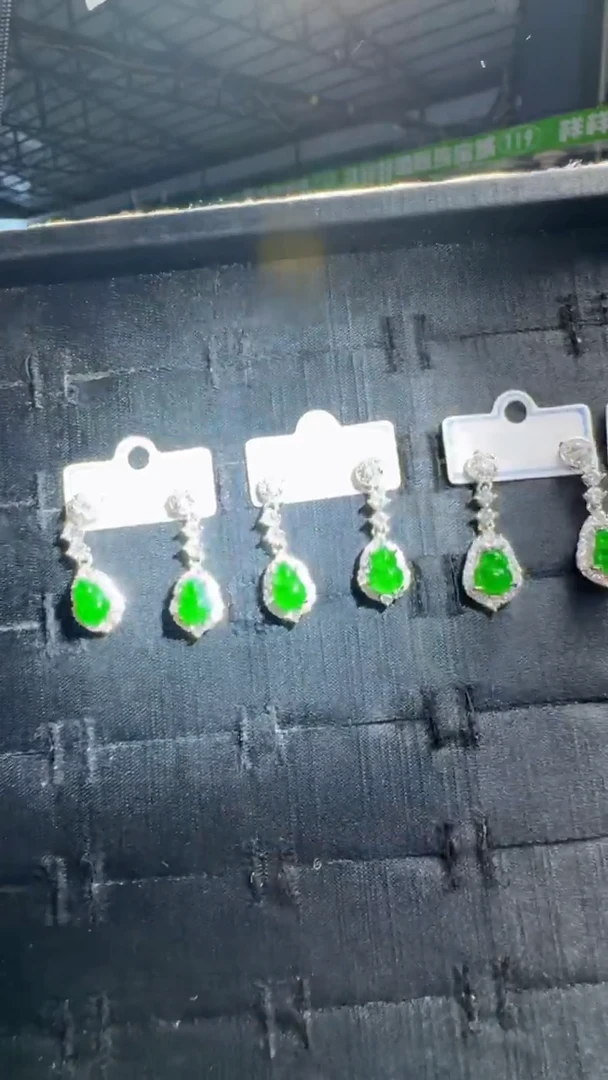 【闪购商品】定制翡翠未镶嵌耳钉1多样性发货其一