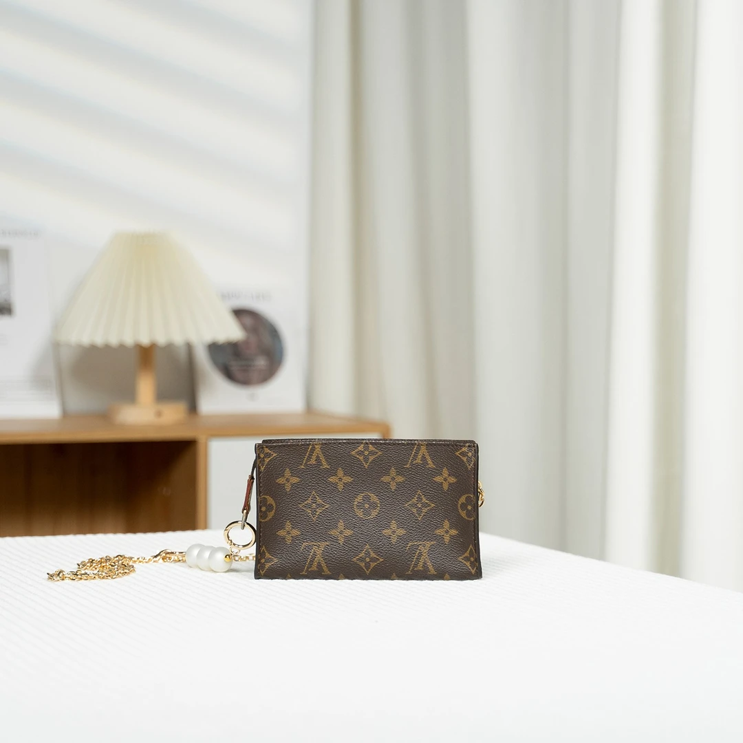 95新 LouisVuitton/路易威登 中古短洗漱mini 斜挎包实际成色为准