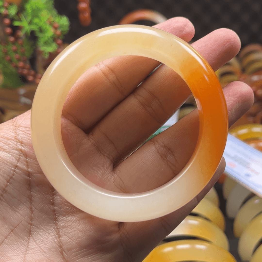 【闪购商品】石英质玉（黄龙玉）手镯未镶嵌黄***?