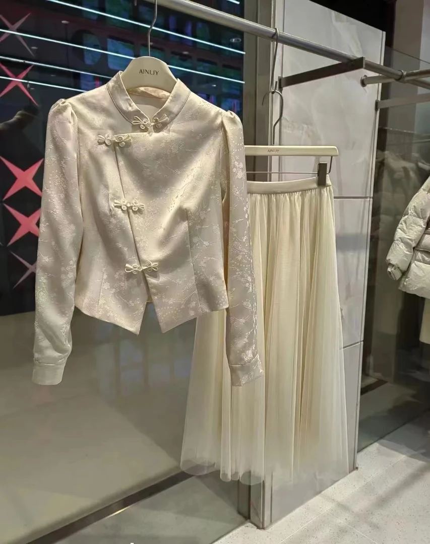 米白色改良外套裙套装秋新款超仙盘扣提花外套两件套#6027