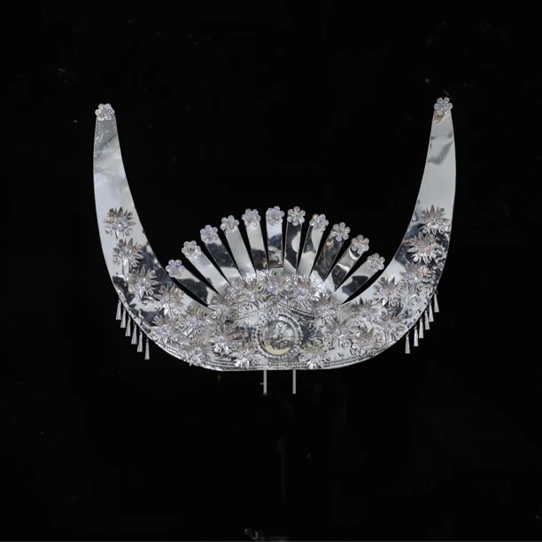 儿童款2024新款少数民族头饰冒顶不氧化不变色拍照写真