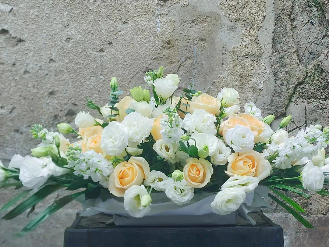 红玫瑰 白玫瑰 各种鲜花桌花