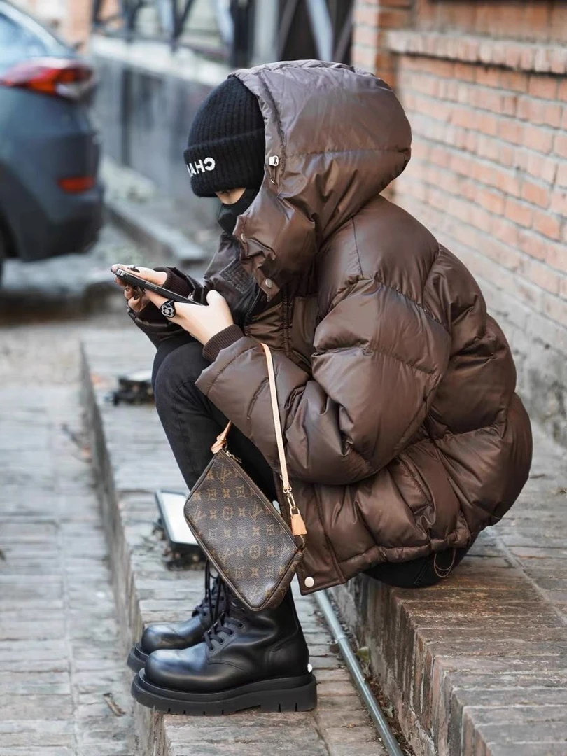 美拉德短款羽绒服小个子冬季连帽2023新款轻薄白鸭绒面款