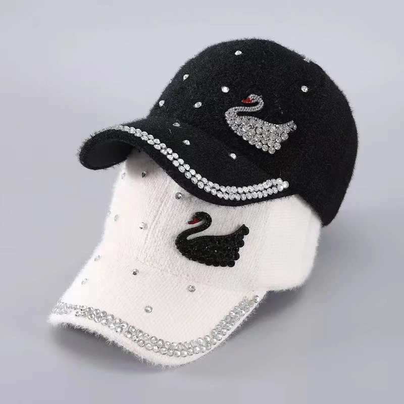 //天鹅带钻优雅棒球帽