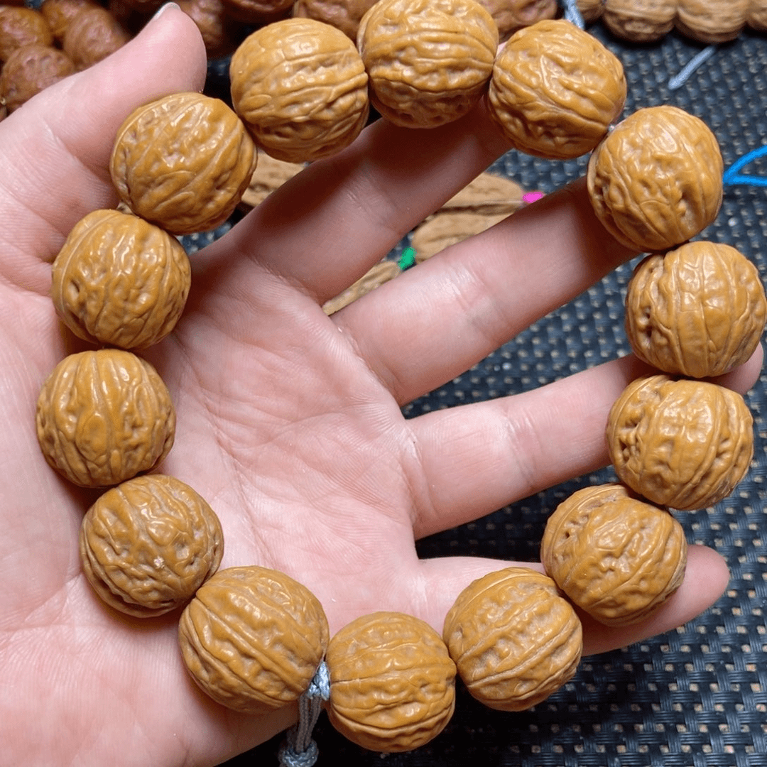 文玩核桃吊坠足球