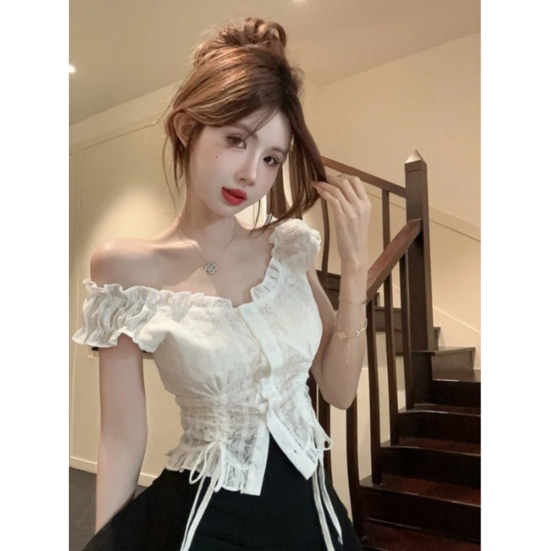 夏季法式2024甜辣妹纯欲木耳边蕾丝别致上衣一字肩两穿收腰衬衫