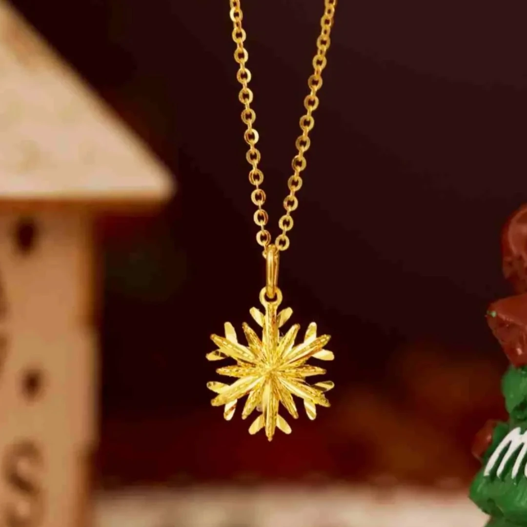 Chow Tai Seng/周大生圣诞足金雪花项链新年礼物锁骨链百搭