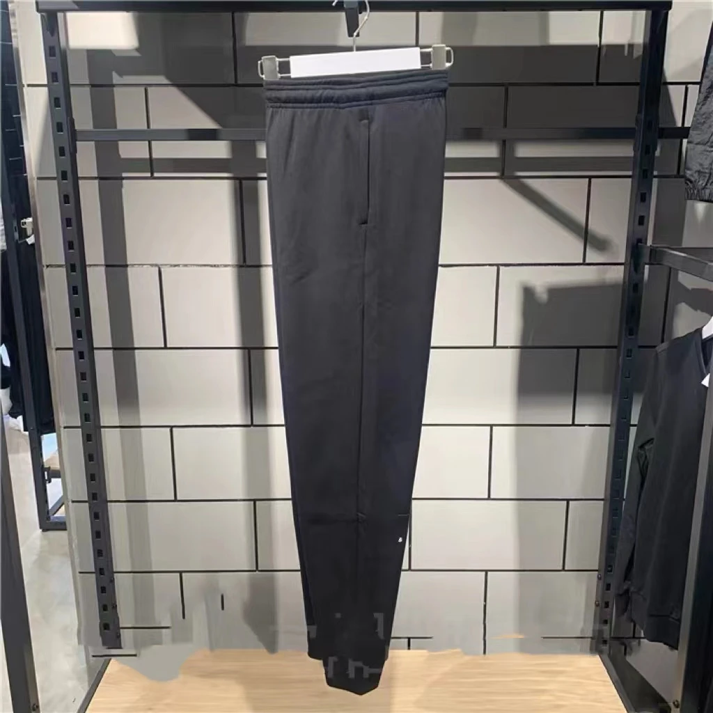 A 男子刺绣加绒针织休闲收口运动裤