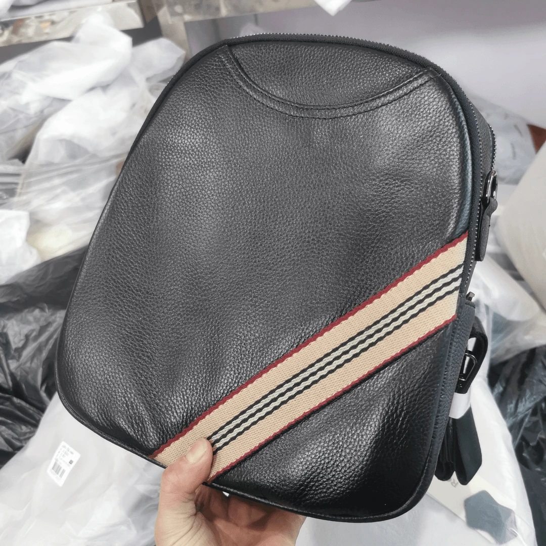 前面头牛其他主体为超纤高品双肩包双肩背包多隔层高度30底宽25CM