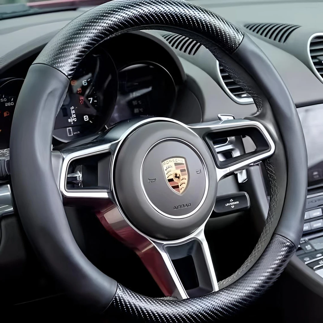 碳纤方向盘套汽车方向盘把套纳帕皮爱车透气超纤四季适用耐磨吸汗