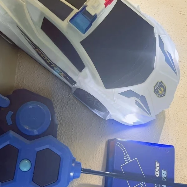 4通道有灯光城市特警仿真玩具车1:12