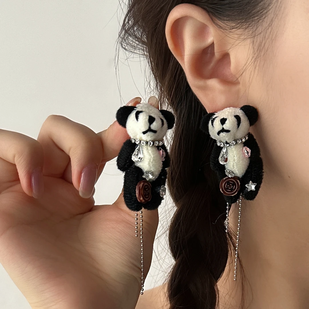 合金布艺耳饰 E0309-1时尚可爱设计感精致百搭小众高级感熊猫耳钉
