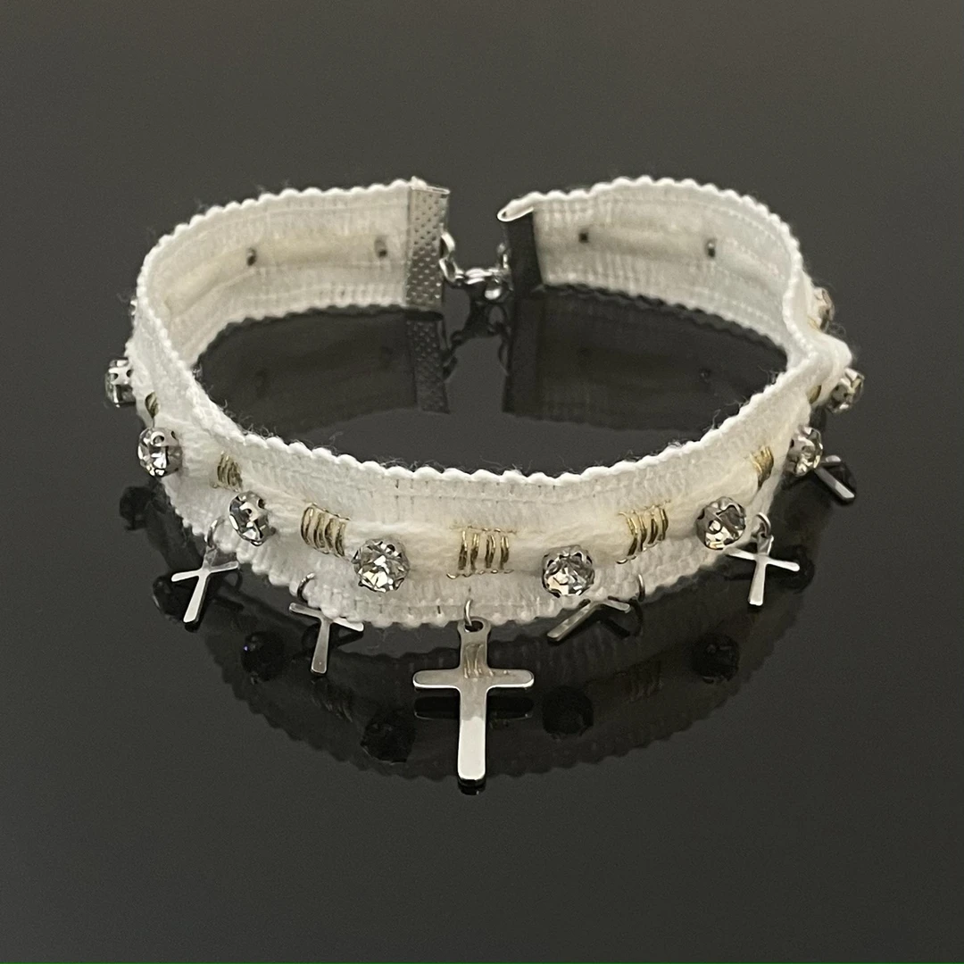 合金布艺项链 X2909-1白色毛绒气质时尚个性百搭法式十字架项链