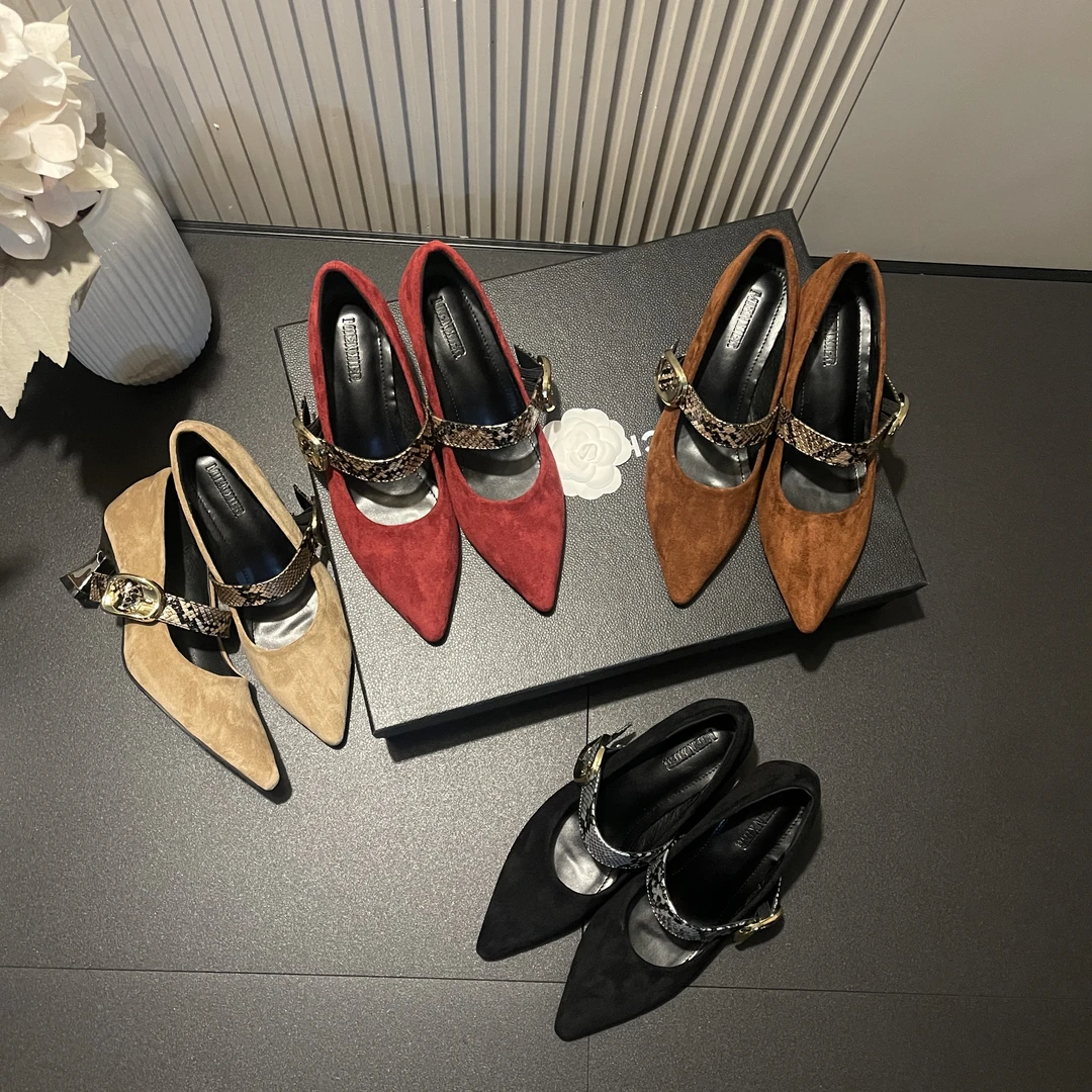 【真皮】秋季新款时尚气质百搭蛇纹设计金属扣带法式爆款尖头高跟鞋