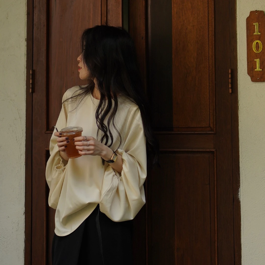 Z.blues【设计感法式轻奢】通勤圆领缎面灯笼袖上衣女装YZXP3043