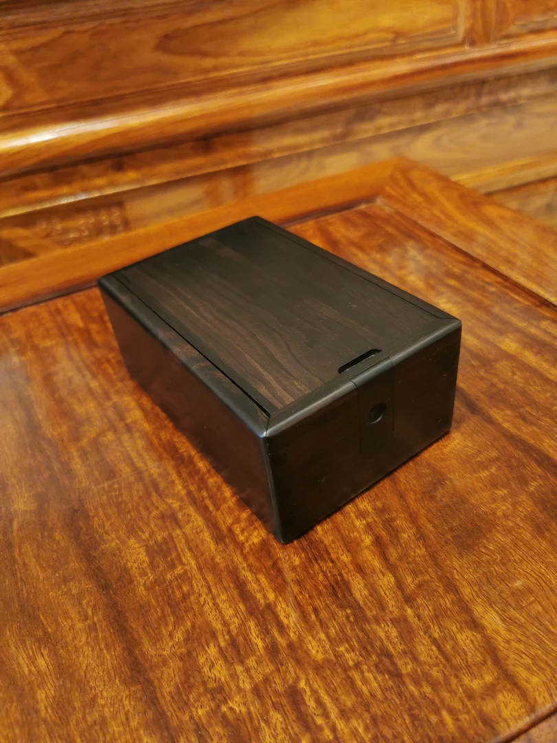 紫光檀暗锁长方形储物盒50