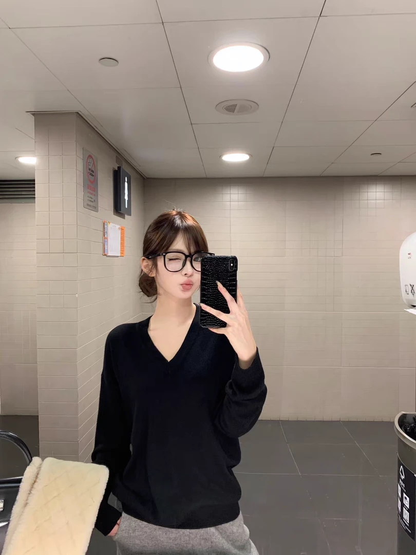 【左卡外贸】～直播福利～V领宽松长袖针织上衣外贸品牌毛衣时尚百搭