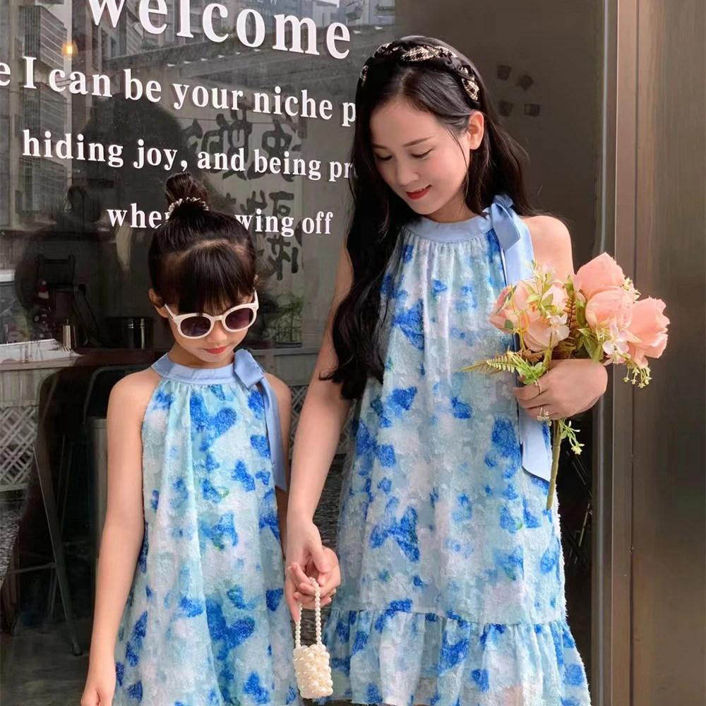 多巴胺亲子装夏装连衣裙高级感2024夏季海边度假夏母女挂脖沙滩裙