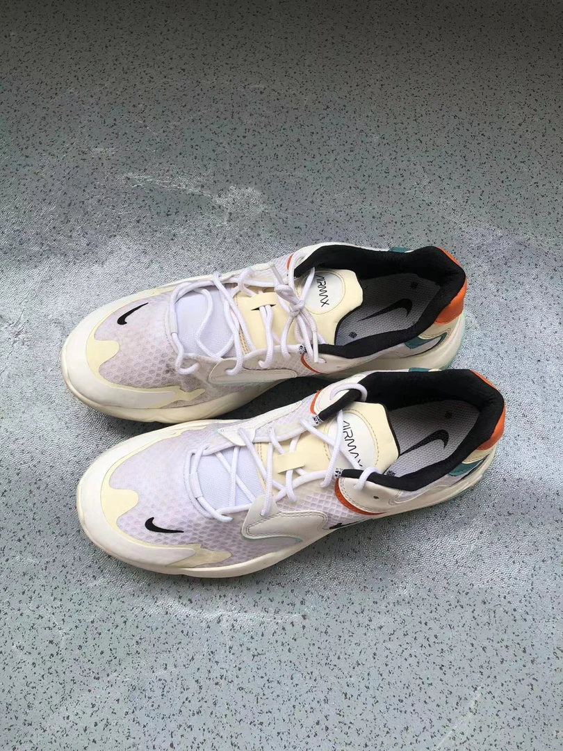 air max 白蓝橙 44.5码 299秒 落地次数不多 前面有一点小脏